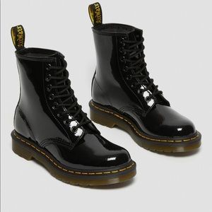1460 WOMEN'S PATENT LEATHER LACE UP BOOTS❤️